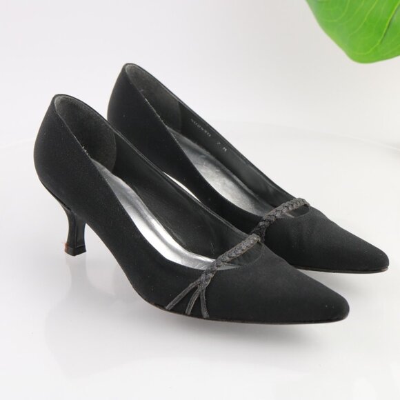 Vintage Stuart Weitzman Womens Pump Size 7 Black Satin Kitten Heel Pointed Y2K - Picture 1 of 11